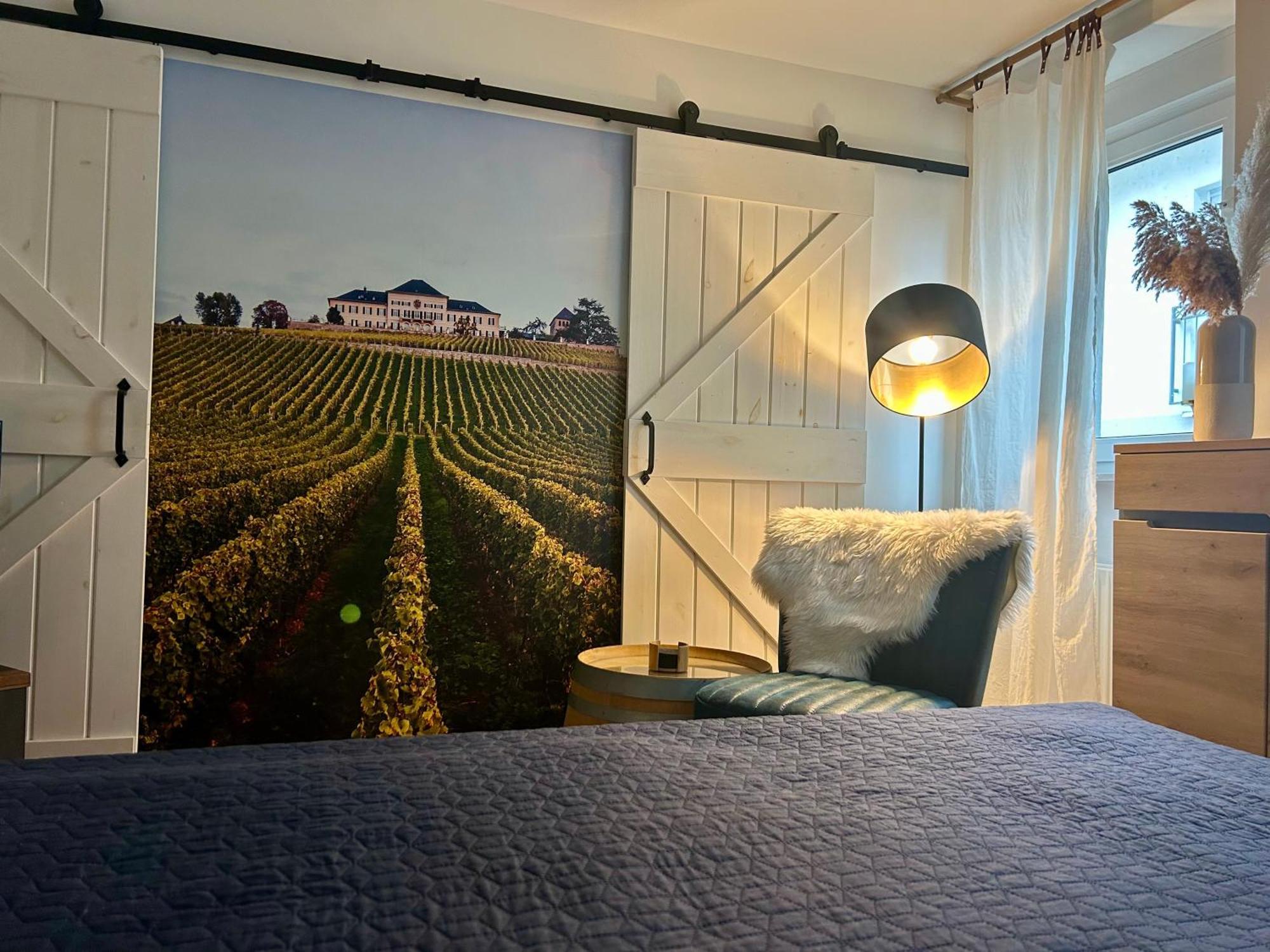 Lime&wine - Stylishes Wohlfuehl-apartment Am Rhein